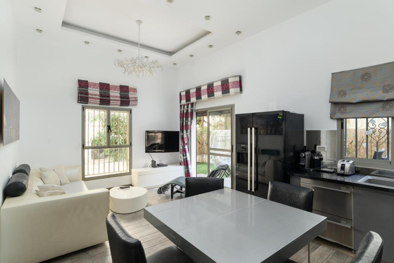 Family Apt & Private Garden Near By Feelhome Apartment Tel Aviv